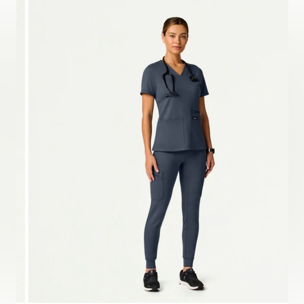 NWOT Jaanuu Scrub Set in Carbon Gray